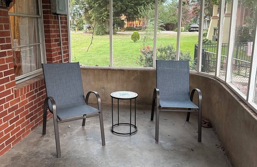 Ruston House | Spacious 4-Bdrm house in Ruston with WiFi and AC & Wonderful front & back porch