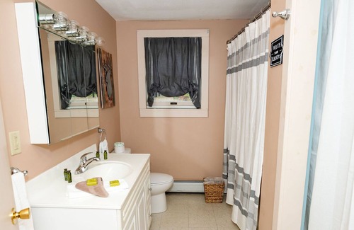Clarksville Apartment | Spacious 4-Bdrm w/ Direct Trail access | Bear Rock Lodging