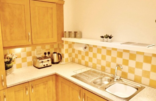 Southampton Apartment | Spacious 4-Bed, 2-Bath Home Near General Hospital with Free Parking