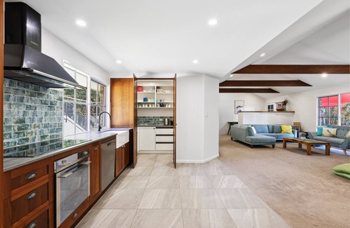 Tallai House | Spacious 4-Bed Hinterland Luxury Escape with Pool