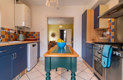 Cliftonville House | Spacious 4-Bed Seaside Retreat w/Garden | Pass The Keys