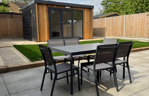 Hemel Hempstead House | Spacious 4-bedroom house Hemel Hempstead
