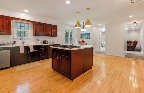Fort Washington Villa | Spacious 4-bedroom villa with fitness room and WiFi in charming Fort Washington
