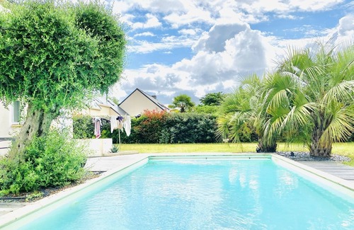 Nort-sur-Erdre House | Spacious 4 bedroom Nort sur Erdre house, private heated swimming pool
