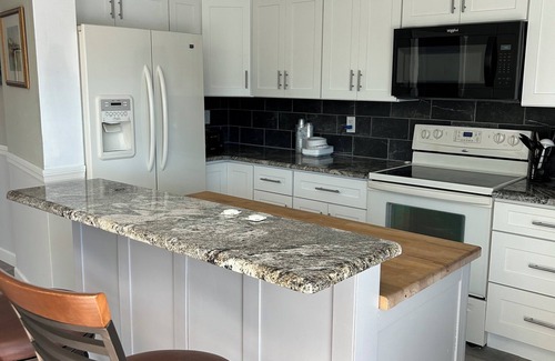 Spring Hill House | Spacious 4-bedroom house in beautiful Hernando Beach with WiFi, pool, sleeps 8
