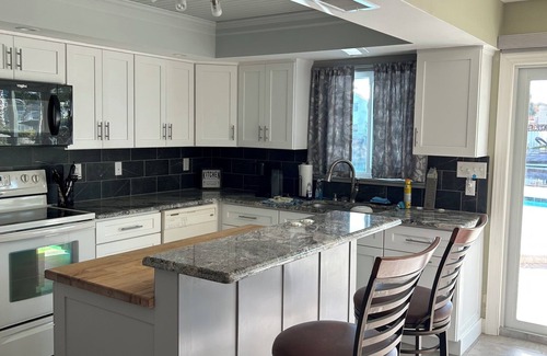 Spring Hill House | Spacious 4-bedroom house in beautiful Hernando Beach with WiFi, pool, sleeps 8