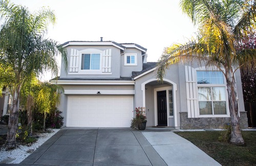 Castro Valley House | Spacious 4-bedroom house with AC, WiFi in welcoming Castro Valley