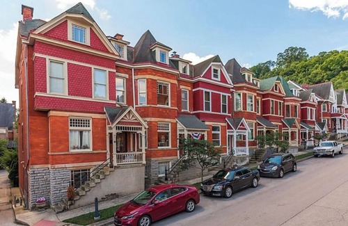 Maysville House | Spacious 4-bedroom 19th Century home in historic downtown Maysville!