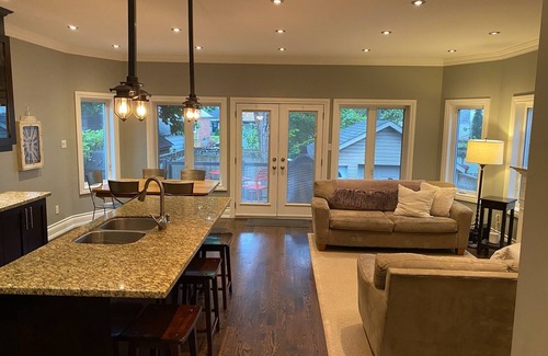 Old East York House | Spacious 4 Bedroom, 3.5 bath in Midtown