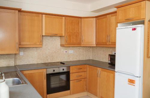 Roscoe House | Spacious 4 Bedroom & 4 Bathrooms