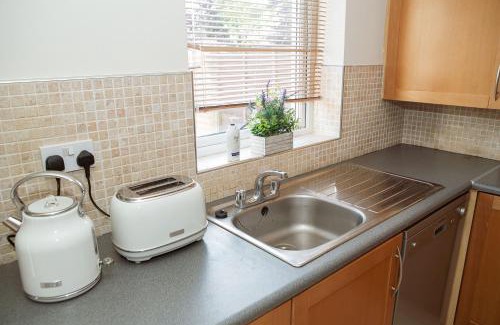 Roscoe House | Spacious 4 Bedroom & 4 Bathrooms