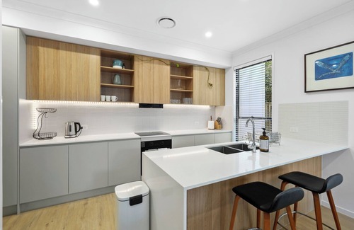 Gold Coast House | Spacious 4 Bedroom Retreat in Quiet Pocket