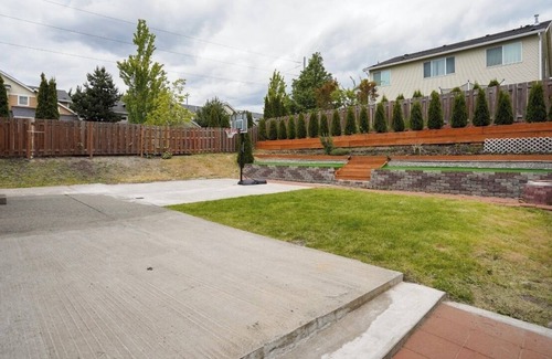 Auburn House | Spacious 4-bedroom house in enchanting Lake Tapps with WiFi