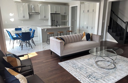 Pickering House | Spacious 4-bedroom house in Pickering