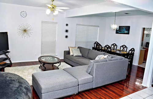 Southeast Arlington House | Spacious 4-bedroom house with AC, Wi-Fi superb in the Heart of Arlington, TX!