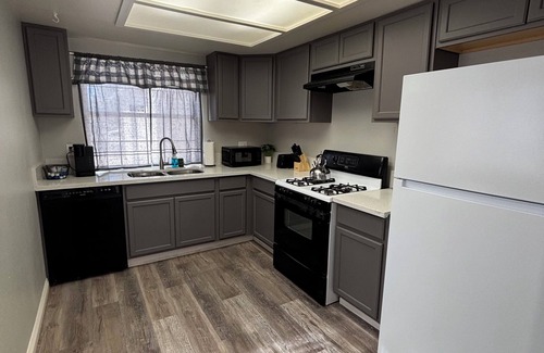 Las Vegas House | Spacious 4-bedroom house with WiFi and AC in amazing Las Vegas