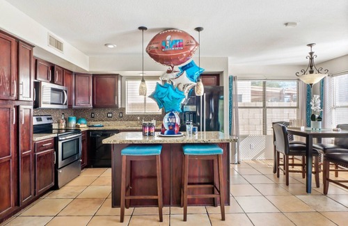 Avondale House | Spacious 4 bedroom home with pool