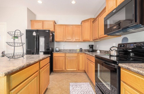 Royal Ranch House | Spacious 4 Bedroom Home with Pool/Game room