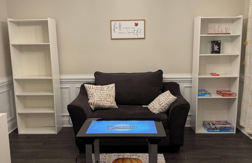 Sanford House | Spacious 4-bedroom home centrally located near Raleigh-Durham and Fayetteville