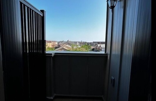 Victoria Village House | Spacious 4-bedroom house in Toronto - 15 minutes from downtown