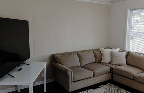 West Columbus House | Spacious 4-bedroom house in near downtown Columbus