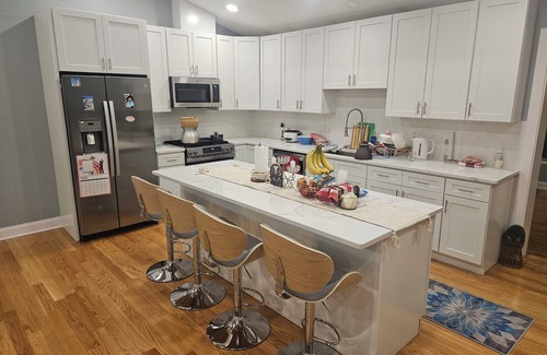 Norwood Park House | Spacious 4-bedroom house in awesome Chicago with WiFi, AC