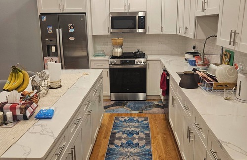 Norwood Park House | Spacious 4-bedroom house in awesome Chicago with WiFi, AC