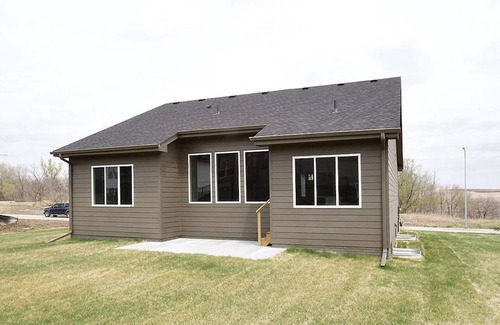 Elkhorn House | Spacious 4-Bedroom House with 3 Bathrooms in West Omaha.