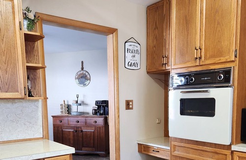 Kearney House | Spacious 4-bedroom house close to the university