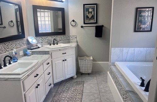 Lubbock House | Spacious 4-bedroom house in peaceful South Lubbock with wifi, near shopping/Tech