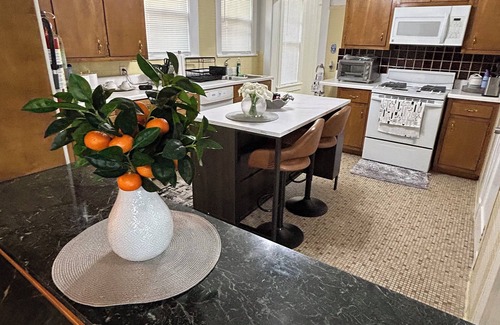 Evergreen House | Spacious 4-bedroom house in brilliant Memphis with AC, WiFi
