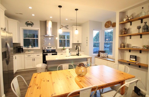Rock Point House | Spacious 4-bedroom house on the water