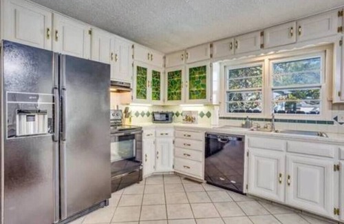 Wichita House | Spacious 4-bedroom house with pool in quiet neighborhood