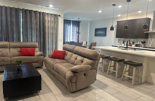 Lodi House | Spacious 4-bedroom house in superb Lodi with AC, WiFi