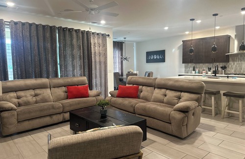 Lodi House | Spacious 4-bedroom house in superb Lodi with AC, WiFi