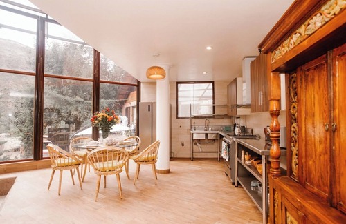 Huaran House | Spacious 4-bedroom house in enjoyable Calca with WiFi