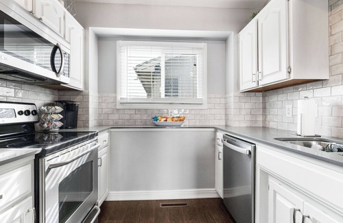 Omaha House | Spacious 4-bedroom house in the heart of West Omaha close to EVERYTHING