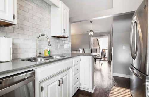 Omaha House | Spacious 4-bedroom house in the heart of West Omaha close to EVERYTHING