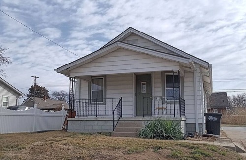 Omaha House | Spacious 4-bedroom house with AC, WiFi in fantastic Omaha