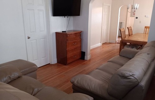 Omaha House | Spacious 4-bedroom house with AC, WiFi in fantastic Omaha