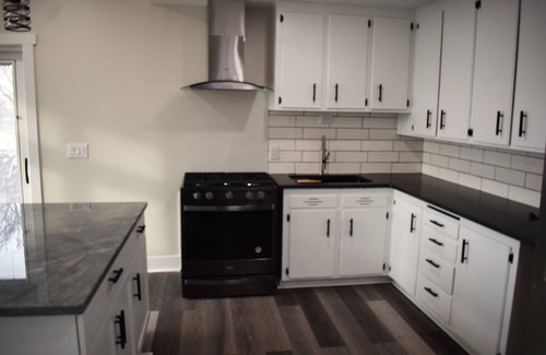 Omaha House | Spacious 4-bedroom house in superb Omaha with AC, WiFinCentrally located house,