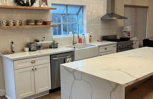Sandy House | Spacious 4-bedroom house in a quiet neighborhood in a centralized location