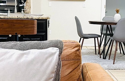 Yukon House | Spacious 4-bedroom house in OKC Suburb with WiFi, AC