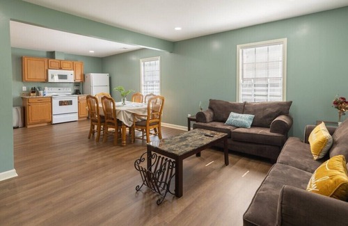 Belvedere Park House | Spacious 4 bedroom in Decatur