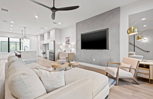 Tampa Heights House | Spacious 4-bedroom new construction modern townhome in Heart of Tampa Heights