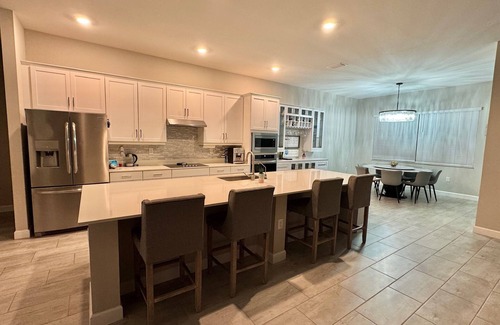 Gateway House | Spacious 4-bedroom pool house in nFort Myers with Resort Style Amenities
