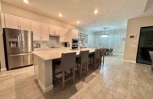 Gateway House | Spacious 4-bedroom pool house in nFort Myers with Resort Style Amenities