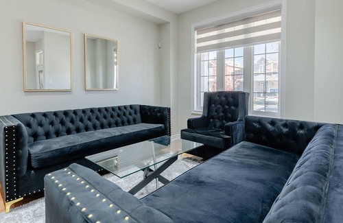 Caledon House | Spacious 4-Bedroom Retreat in Brampton