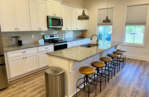 Cary Woods House | Spacious 4-bedroom townhome near campus