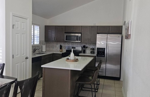 Horizon City House | Spacious 4-bedroom house with WiFi, AC in serene Horizon City